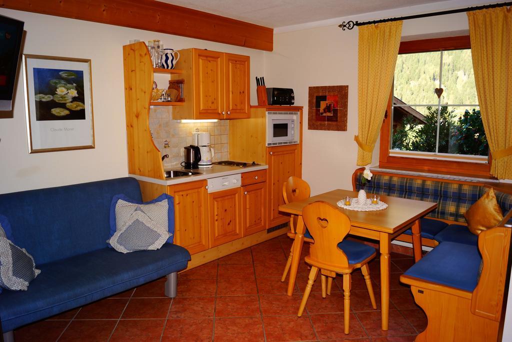 Appartementhaus Olympia Schloessl Neustift im Stubaital Habitación foto